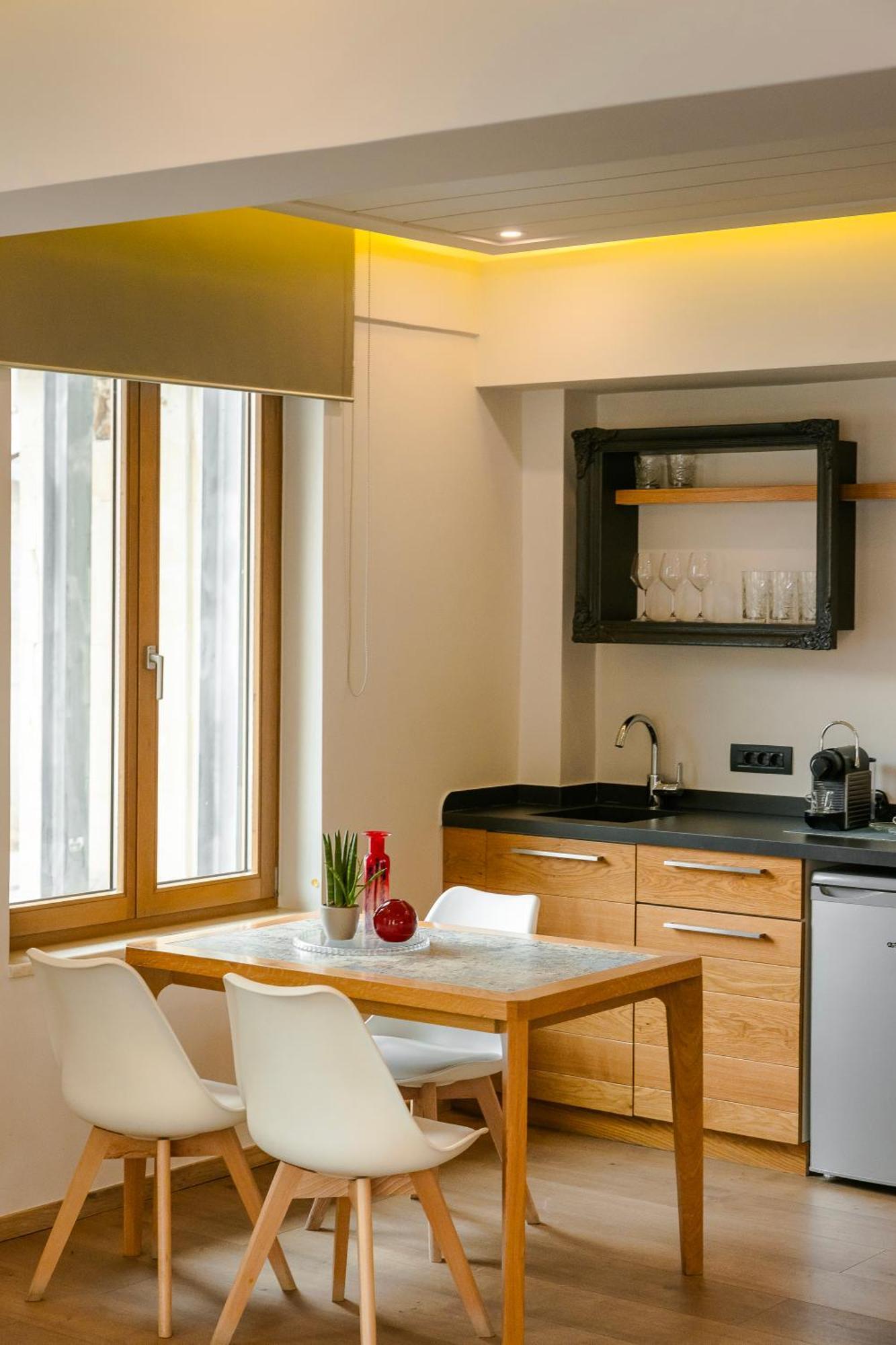 Querini Luxury Suites Chrissi Akti Chania Exterior foto
