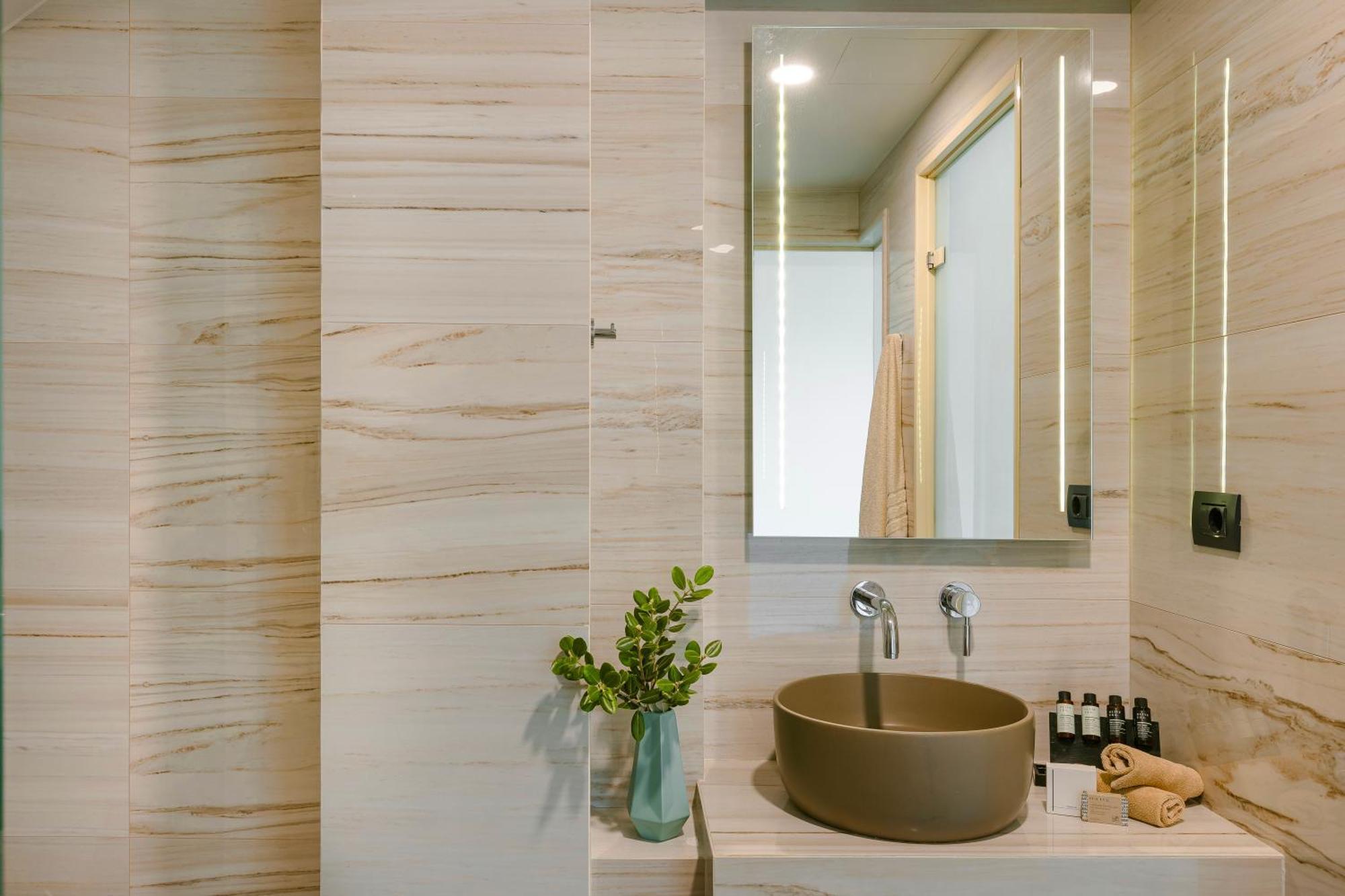 Querini Luxury Suites Chrissi Akti Chania Exterior foto