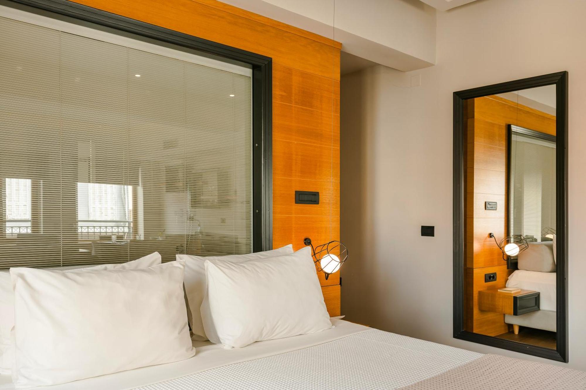 Querini Luxury Suites Chrissi Akti Chania Exterior foto