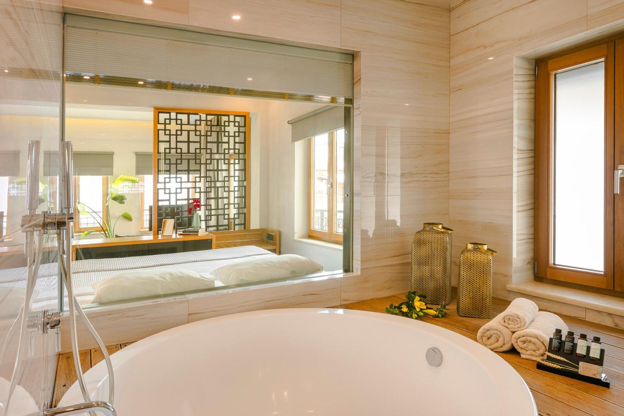 Querini Luxury Suites Chrissi Akti Chania Exterior foto