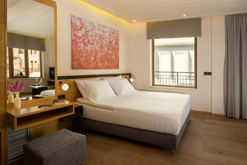 Querini Luxury Suites Chrissi Akti Chania Exterior foto