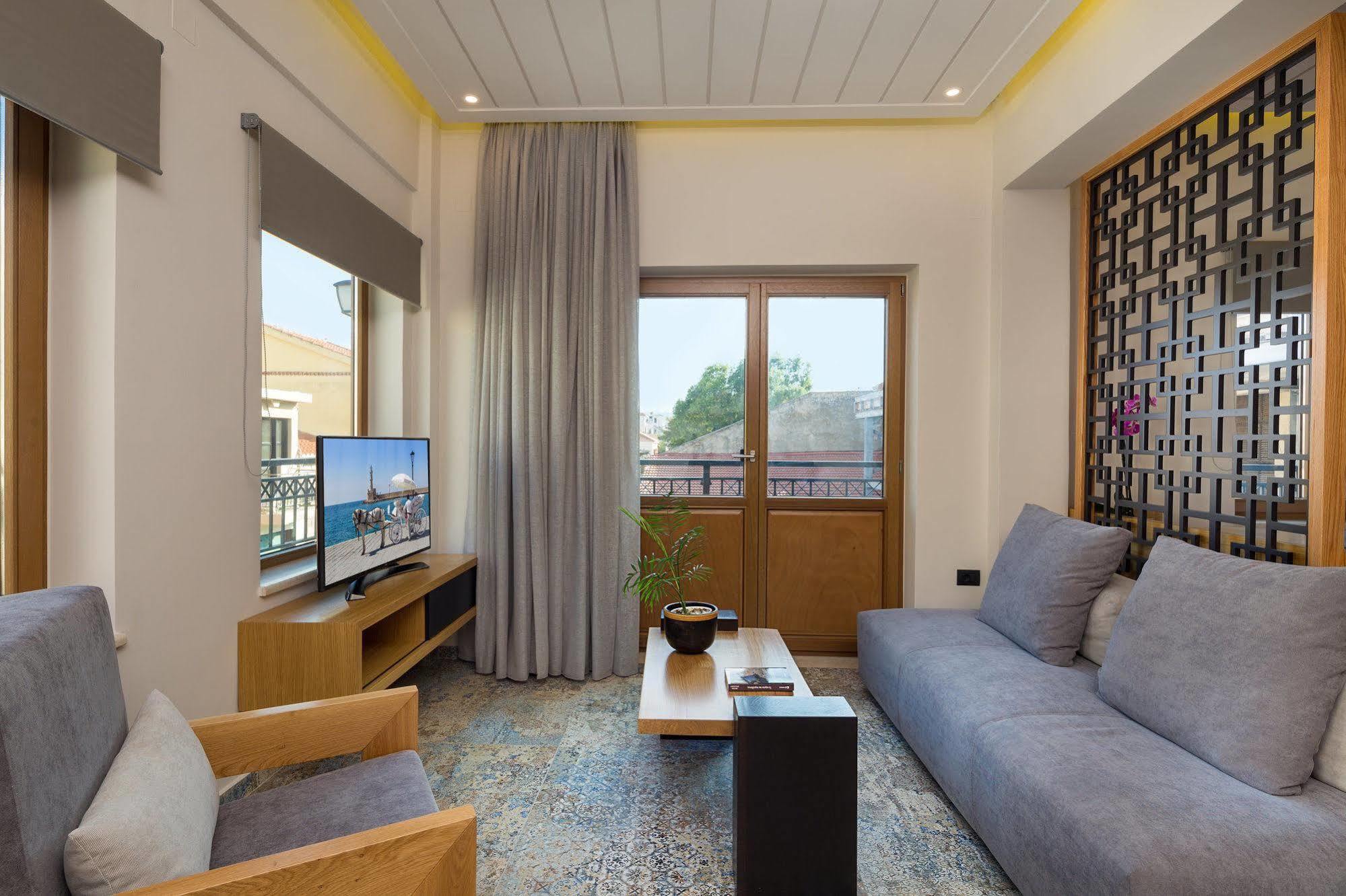 Querini Luxury Suites Chrissi Akti Chania Exterior foto