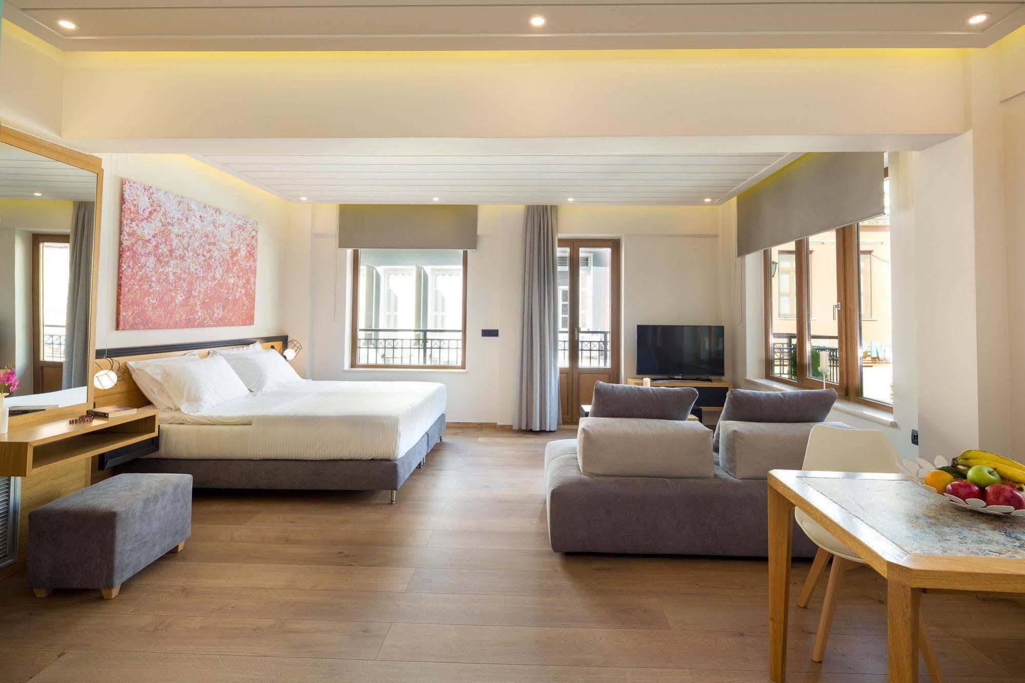 Querini Luxury Suites Chrissi Akti Chania Exterior foto
