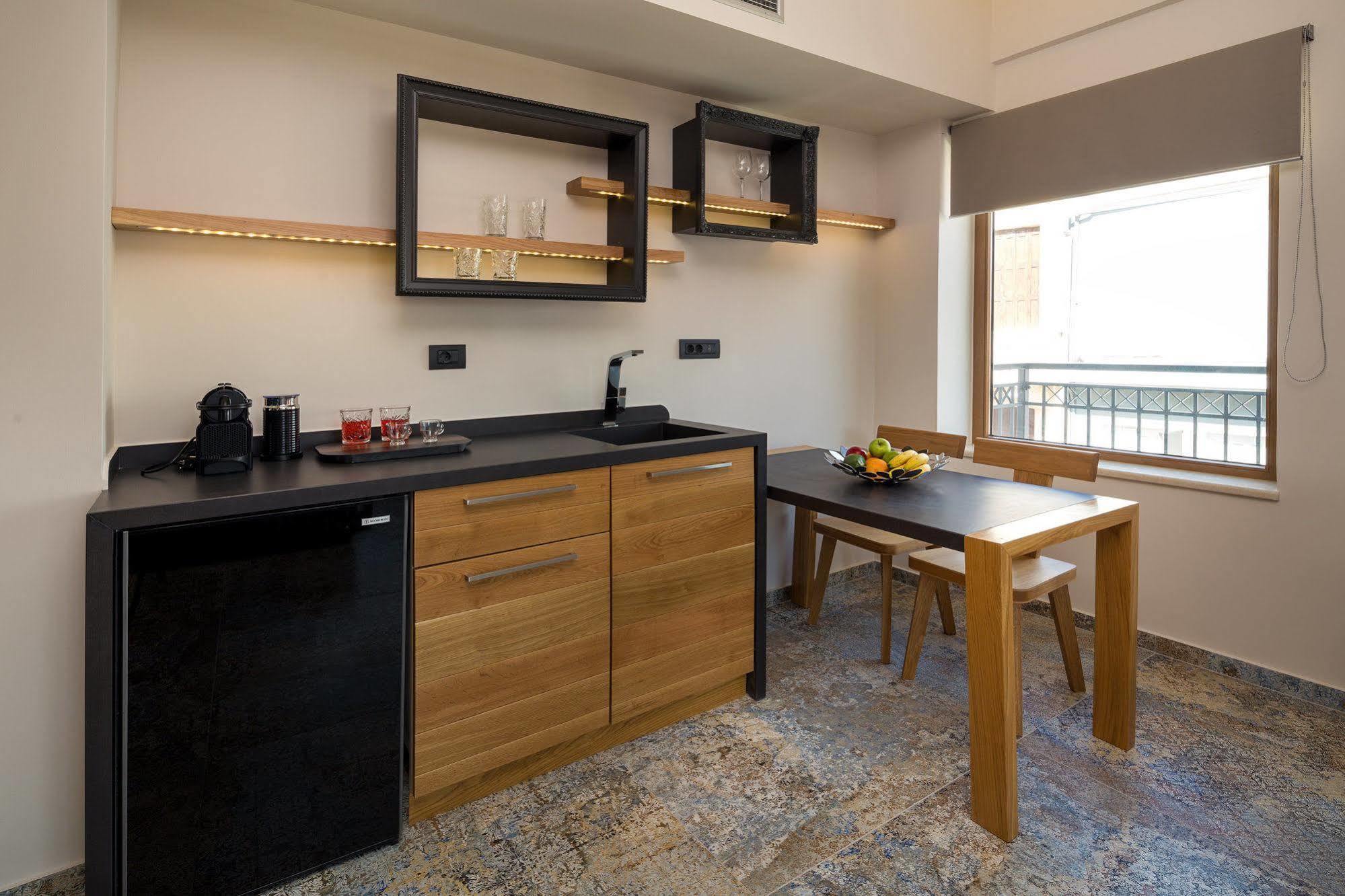 Querini Luxury Suites Chrissi Akti Chania Exterior foto